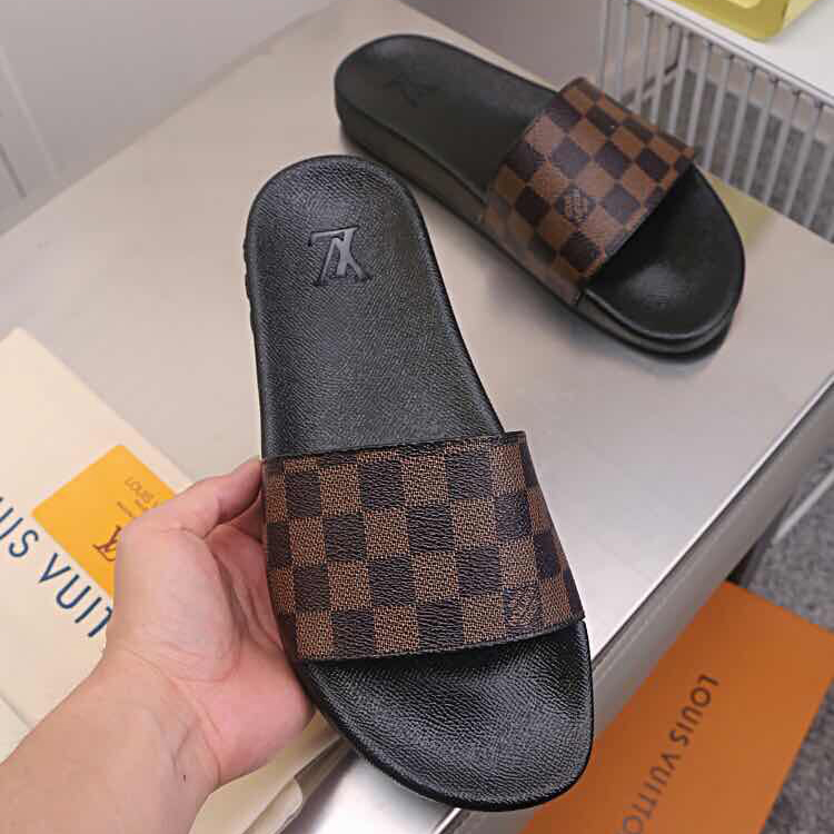 Louis Vuitton Monogram Slippers - EUR FASHION