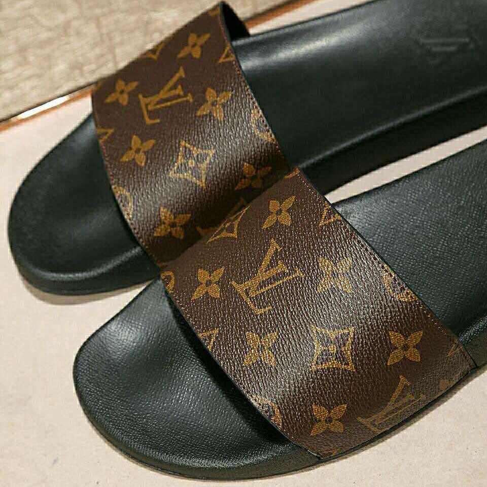 Louis Vuitton Monogram Slippers - EUR FASHION