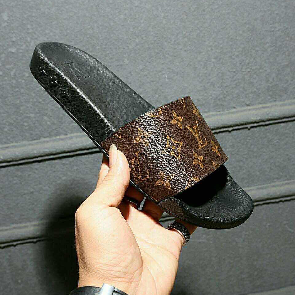 Louis Vuitton Monogram Slippers - EUR FASHION