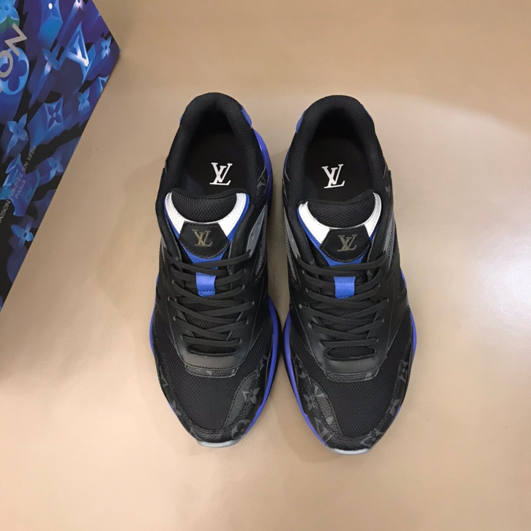 Louis Vuitton Men's Sneaker  - EUR FASHION