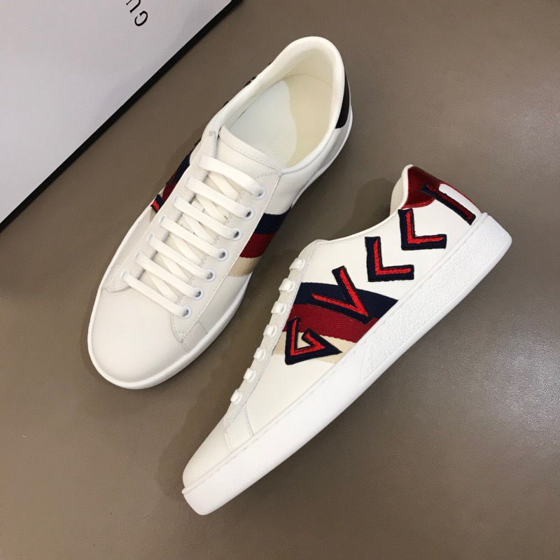 Gucci Letter Ace Embroidered Sneaker - EUR FASHION