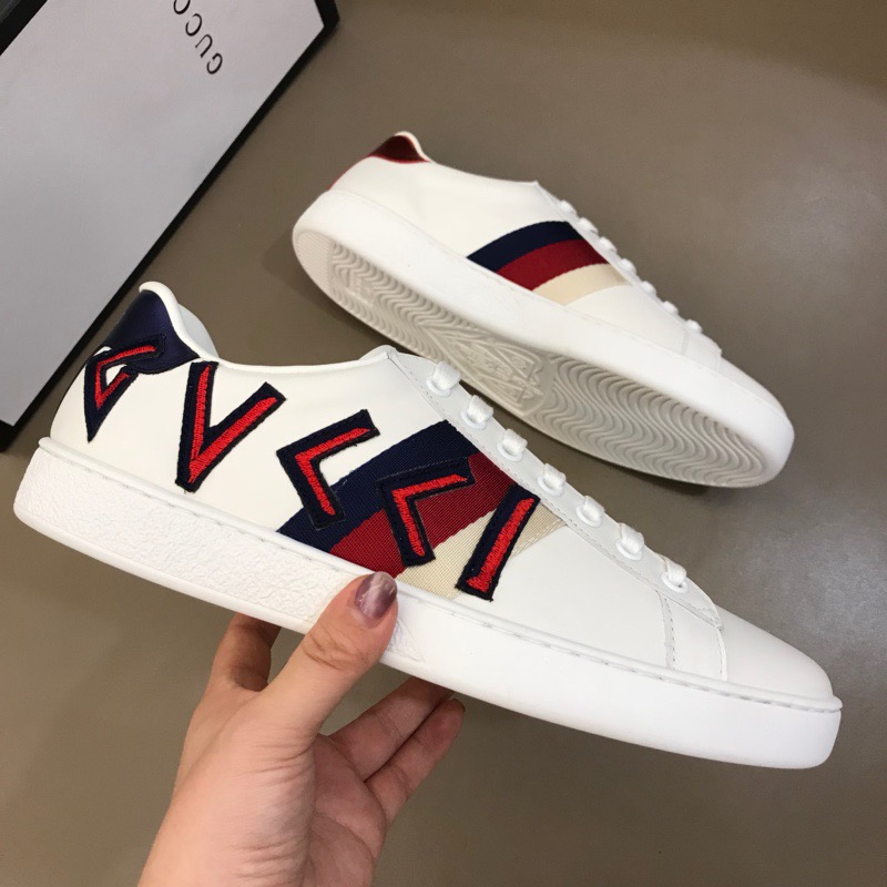 Gucci Letter Ace Embroidered Sneaker - EUR FASHION