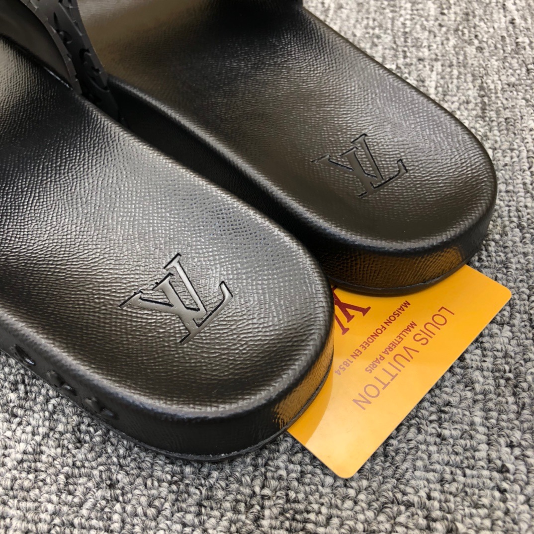 Louis Vuitton Monogram Slippers - EUR FASHION