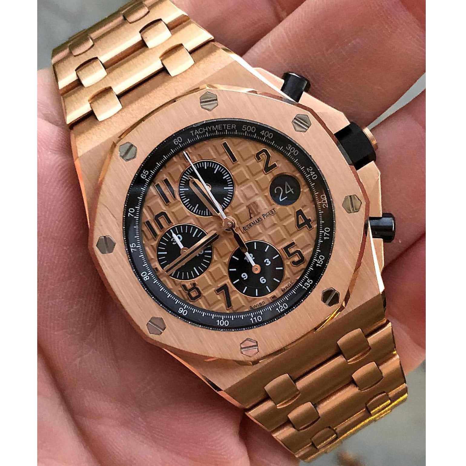 High Quality Watch in Gold - EUR FASHION