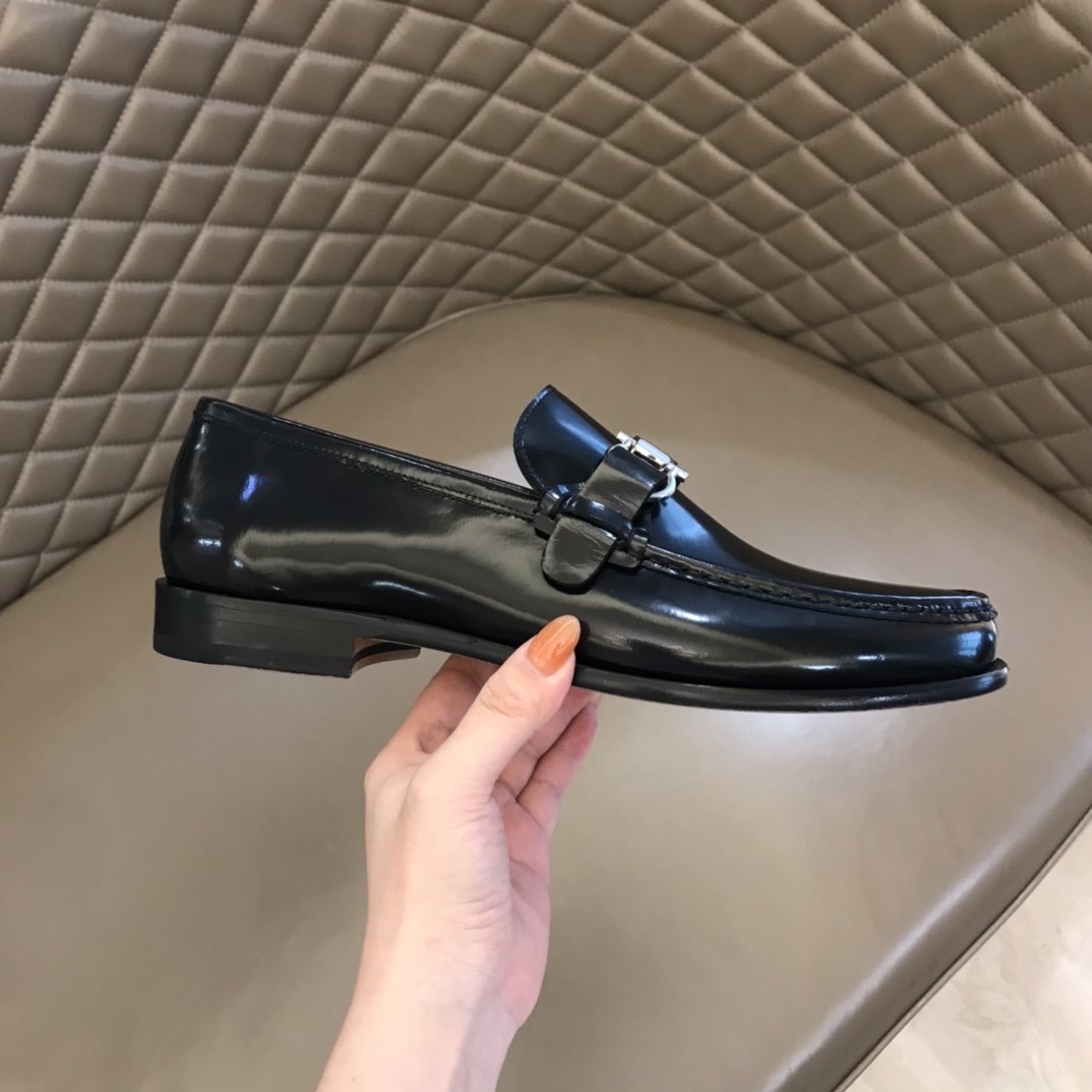 Ferragamo Black Leather Shinny shoes - EUR FASHION