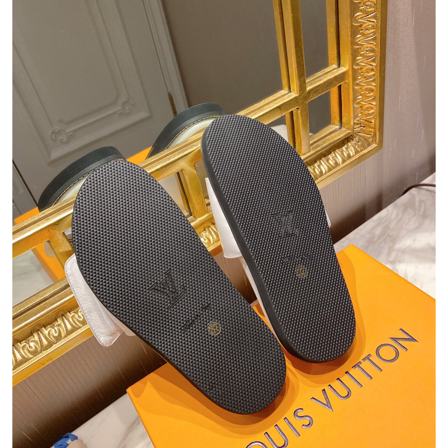 Louis Vuitton Monogram Slipper - EUR FASHION