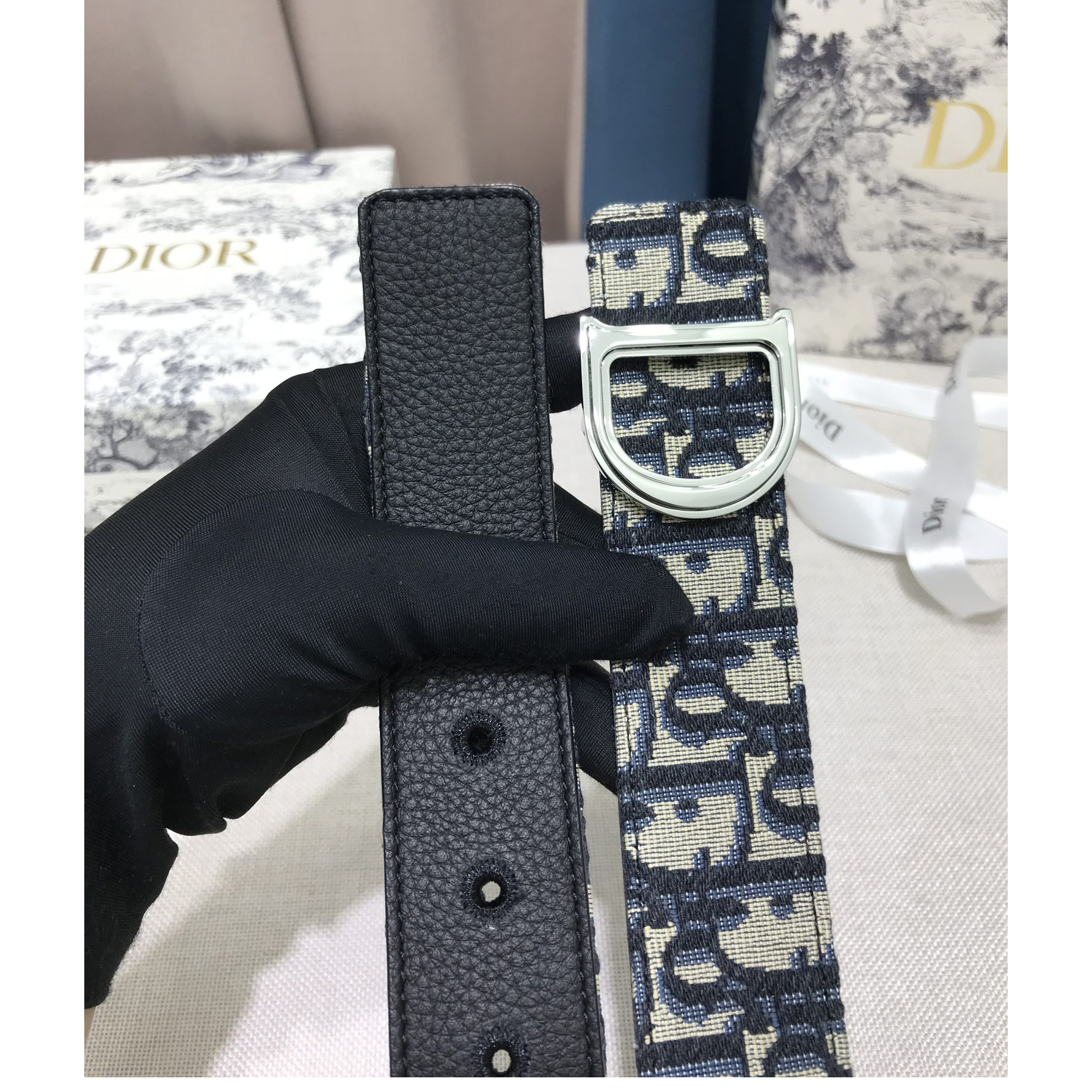 Dior Leather Belt With 'D' Buckle - EUR FASHION