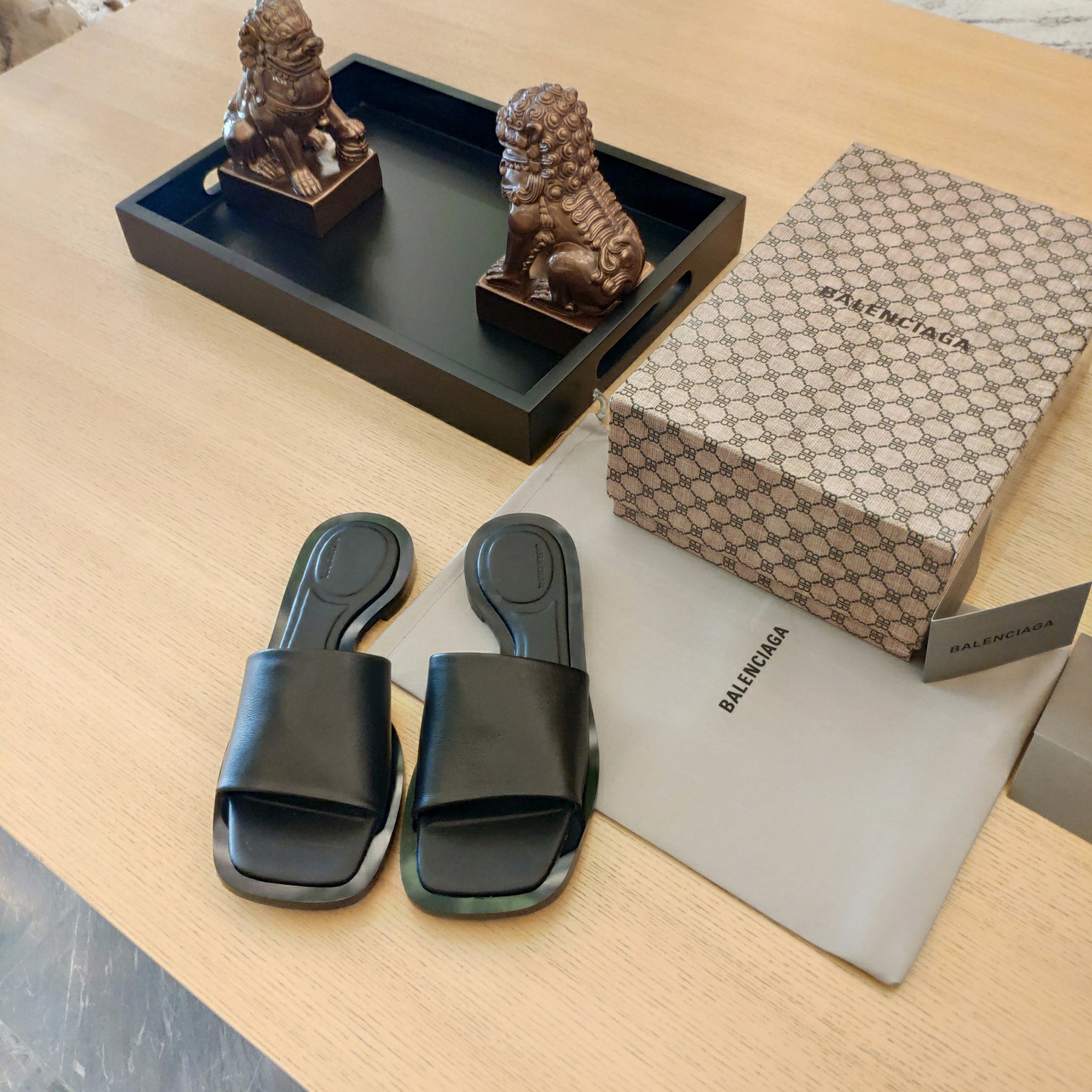 Balenciaga Logo Leather Slide Sandal - EUR FASHION