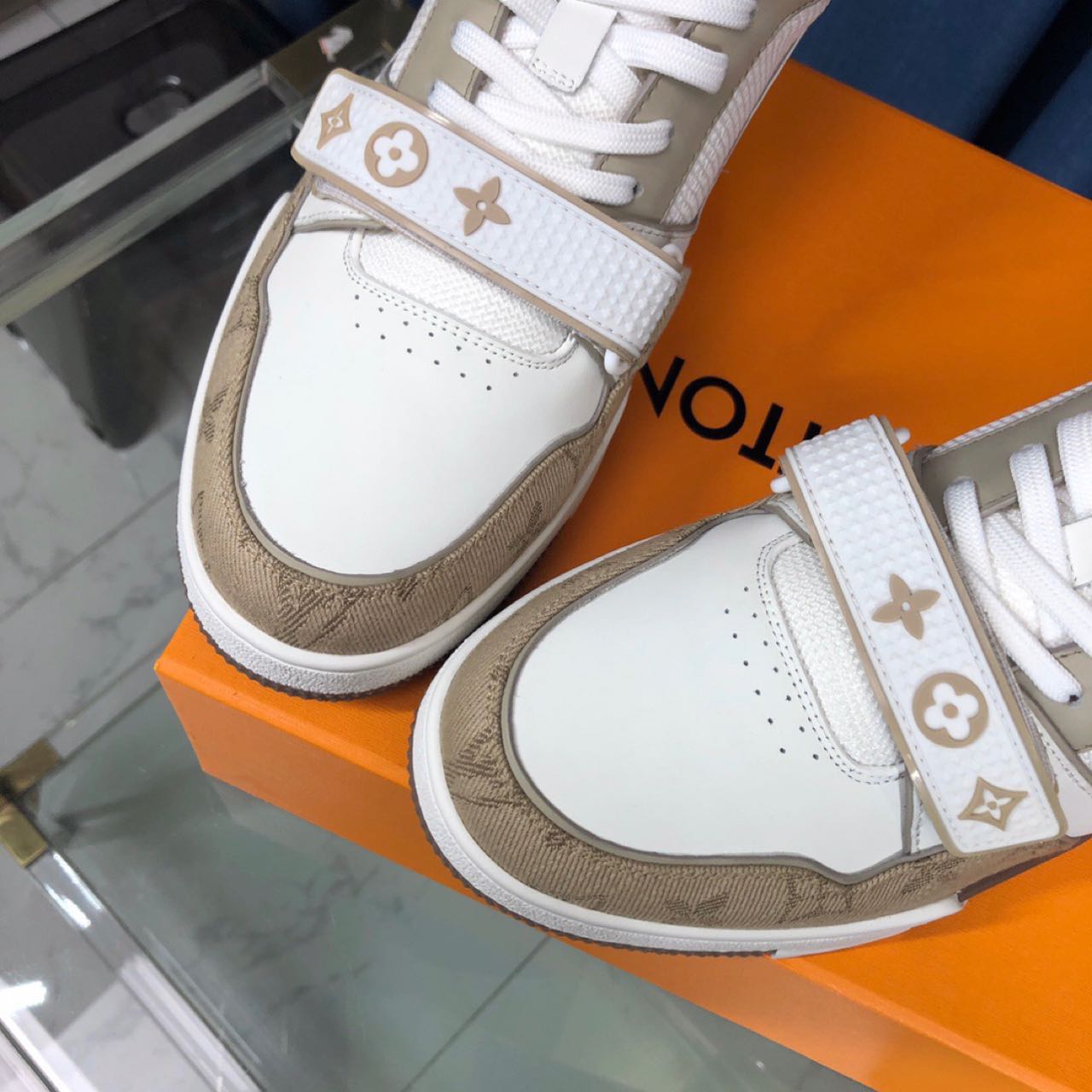 Louis Vuitton Run  Away Sneaker - EUR FASHION