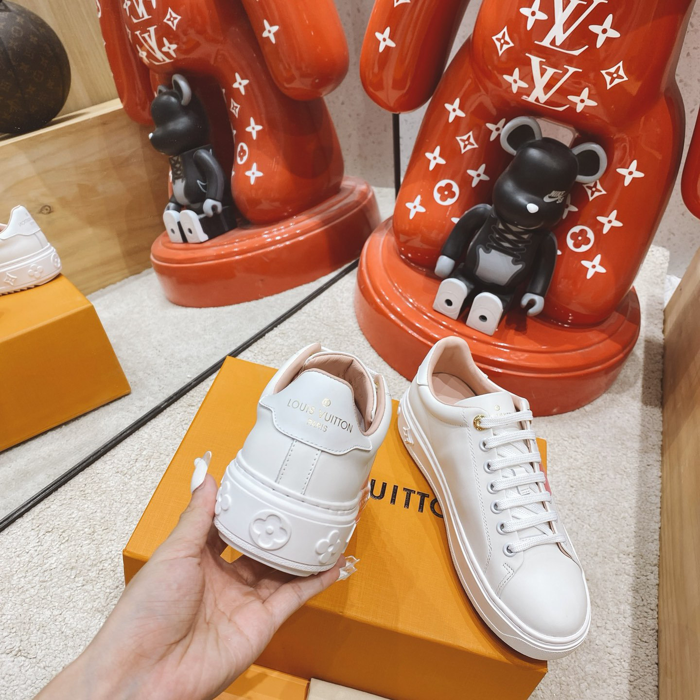 Louis Vuitton Logo Sneaker - EUR FASHION