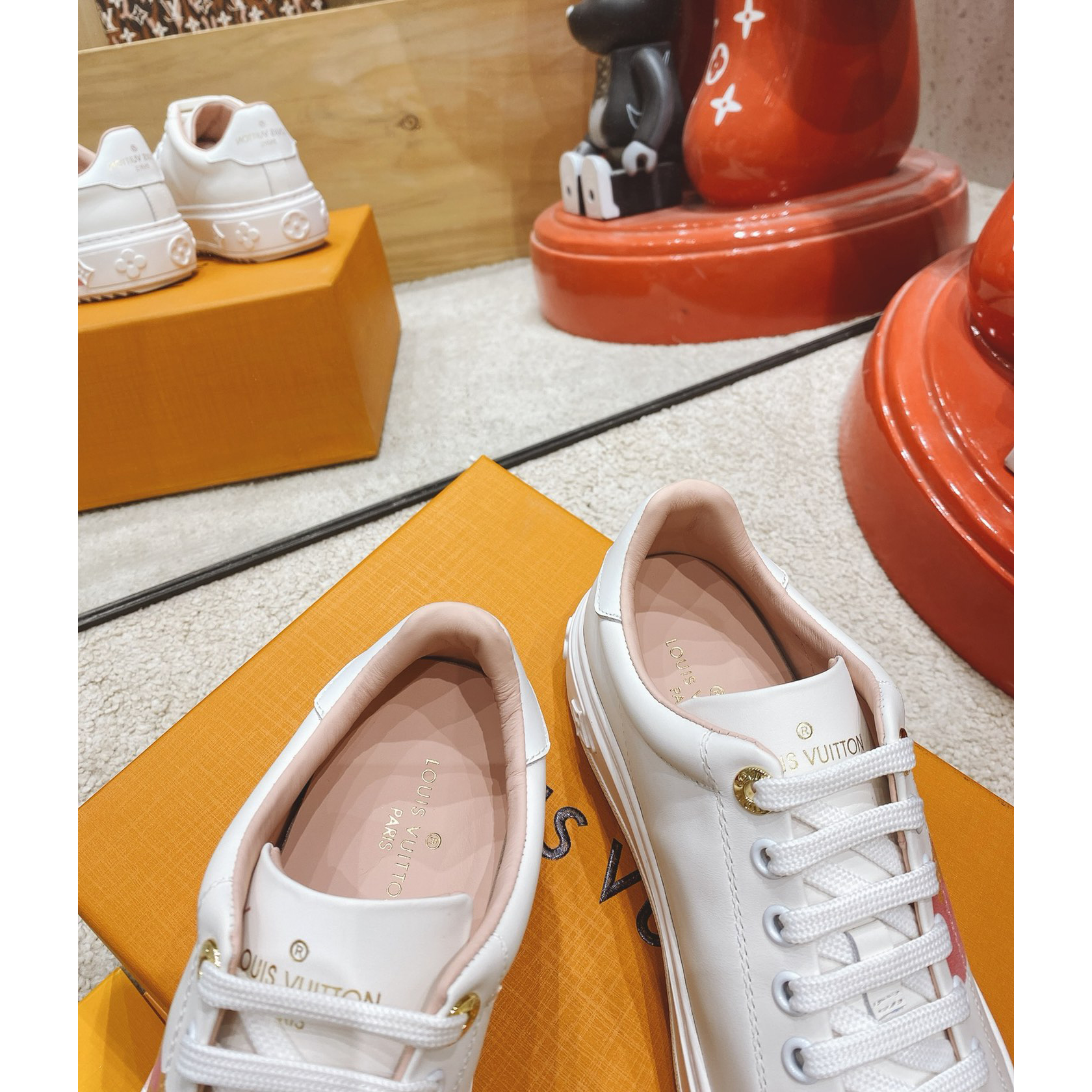 Louis Vuitton Logo Sneaker - EUR FASHION