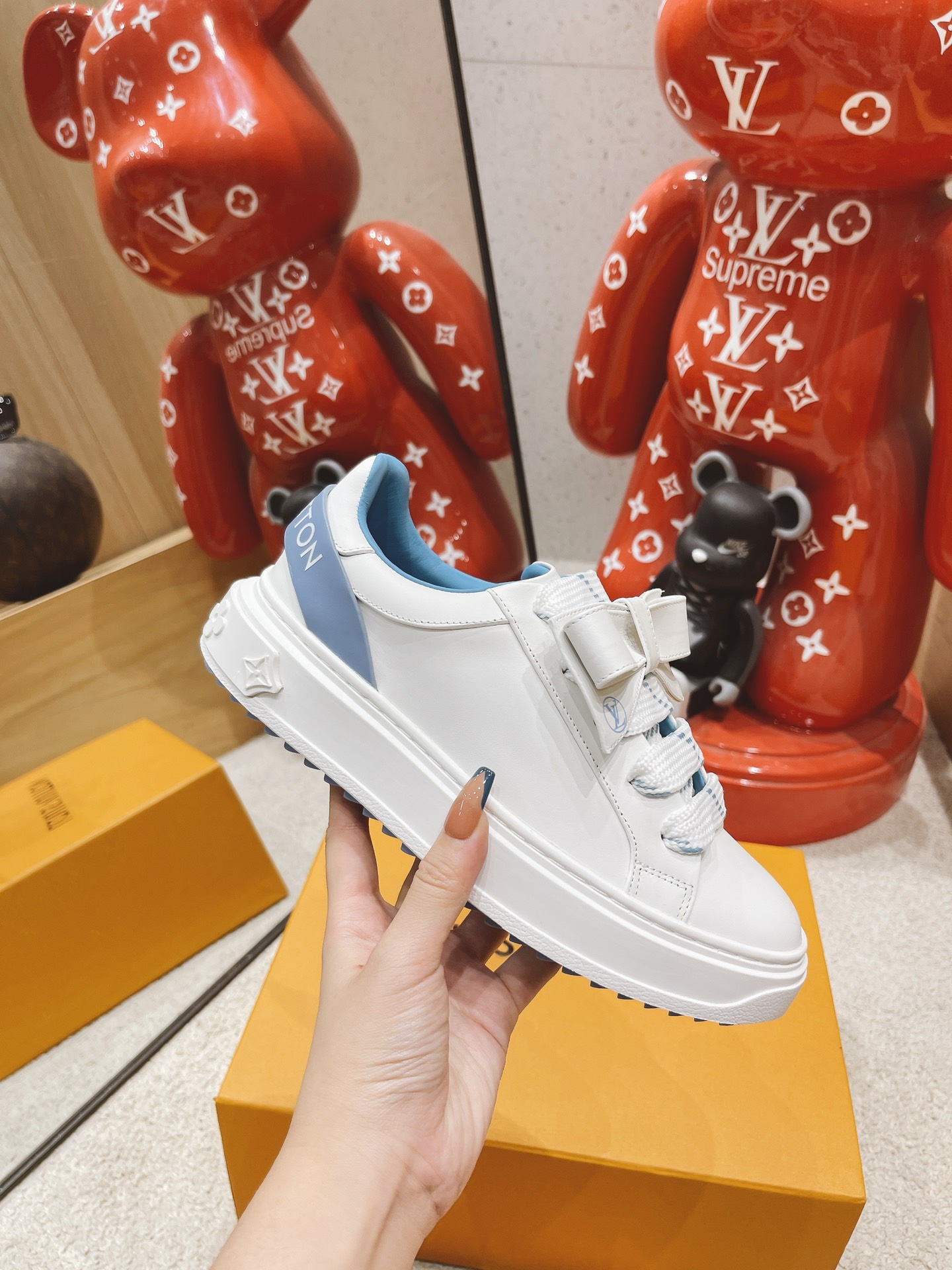 Louis Vuitton Logo Sneaker - EUR FASHION