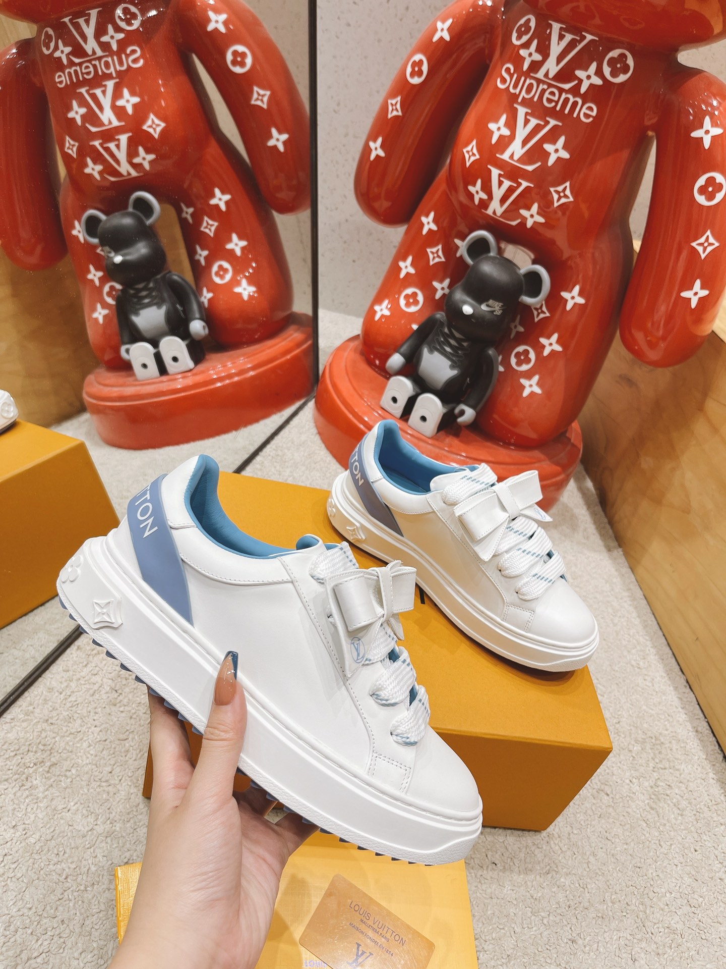 Louis Vuitton Logo Sneaker - EUR FASHION