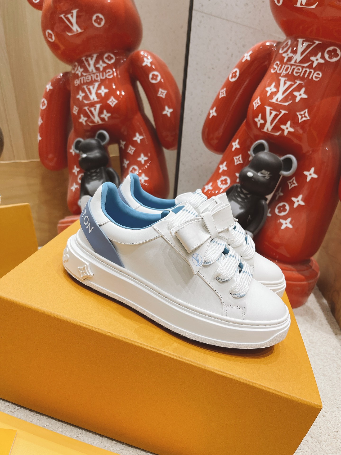 Louis Vuitton Logo Sneaker - EUR FASHION