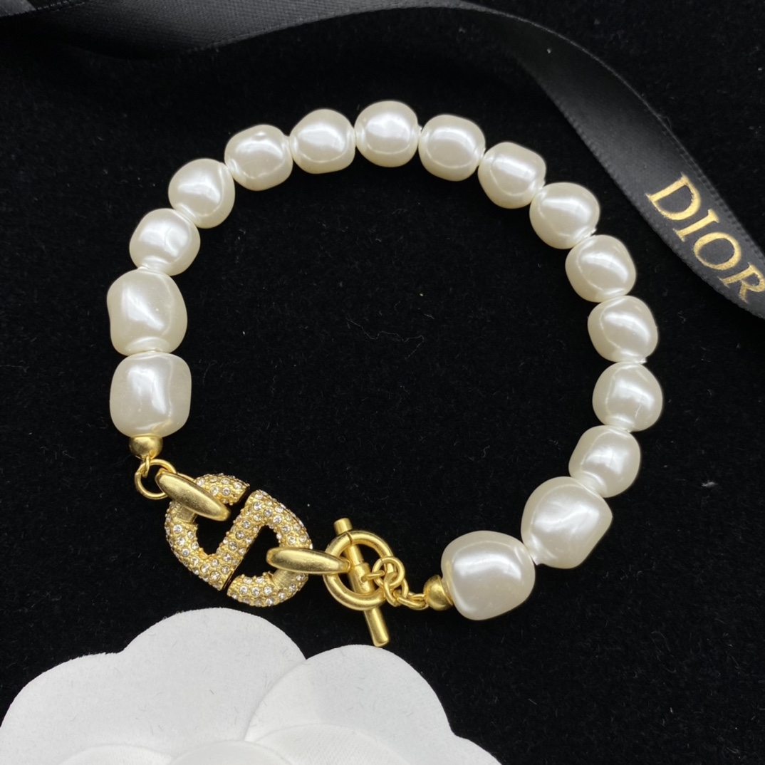 Dior Pearl Bracelet - EUR FASHION