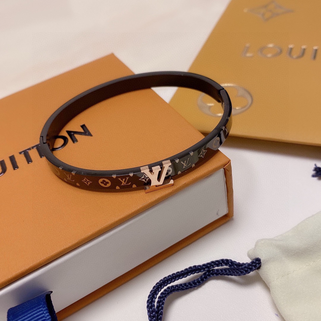 Louis Vuitton Monogram Bracelet - EUR FASHION