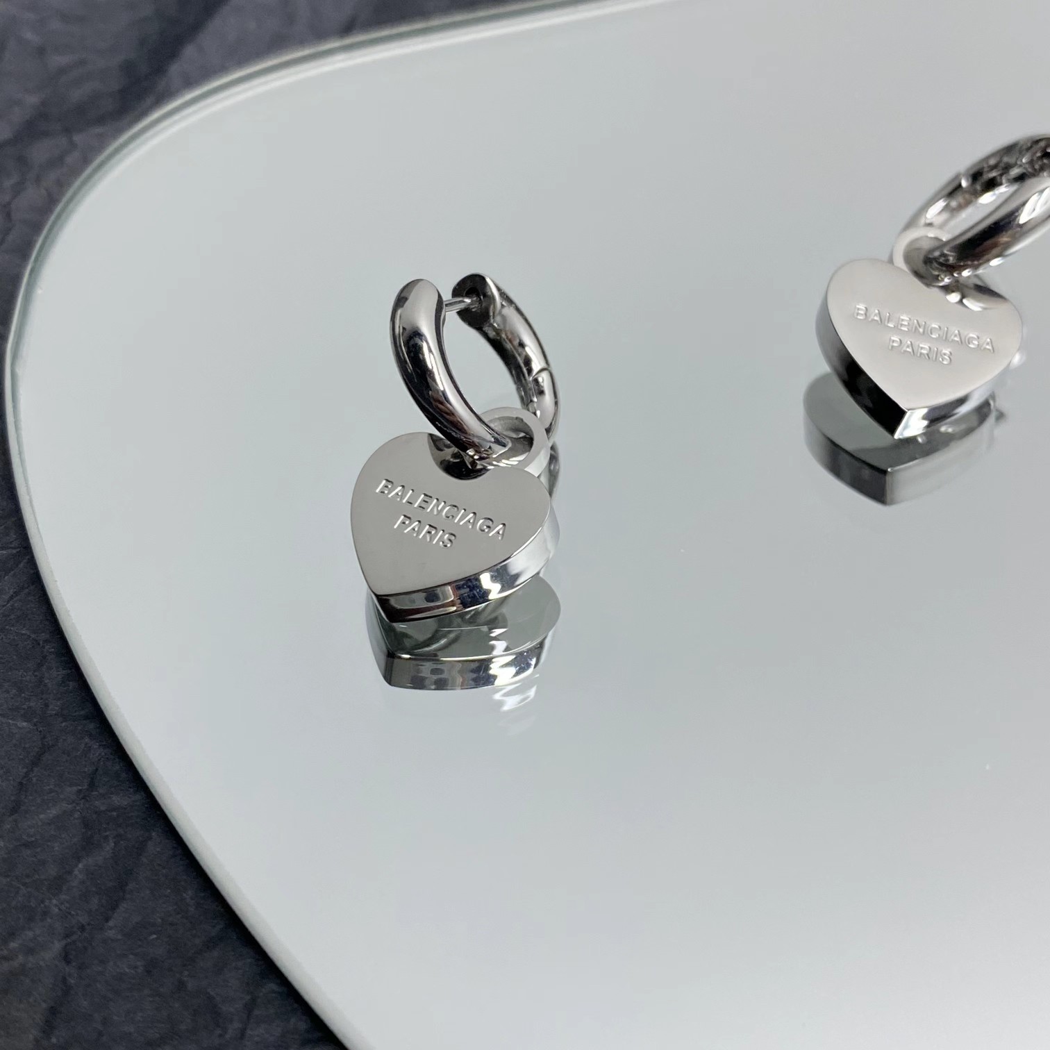 Balenciaga  Engraved Heart Earrings - EUR FASHION