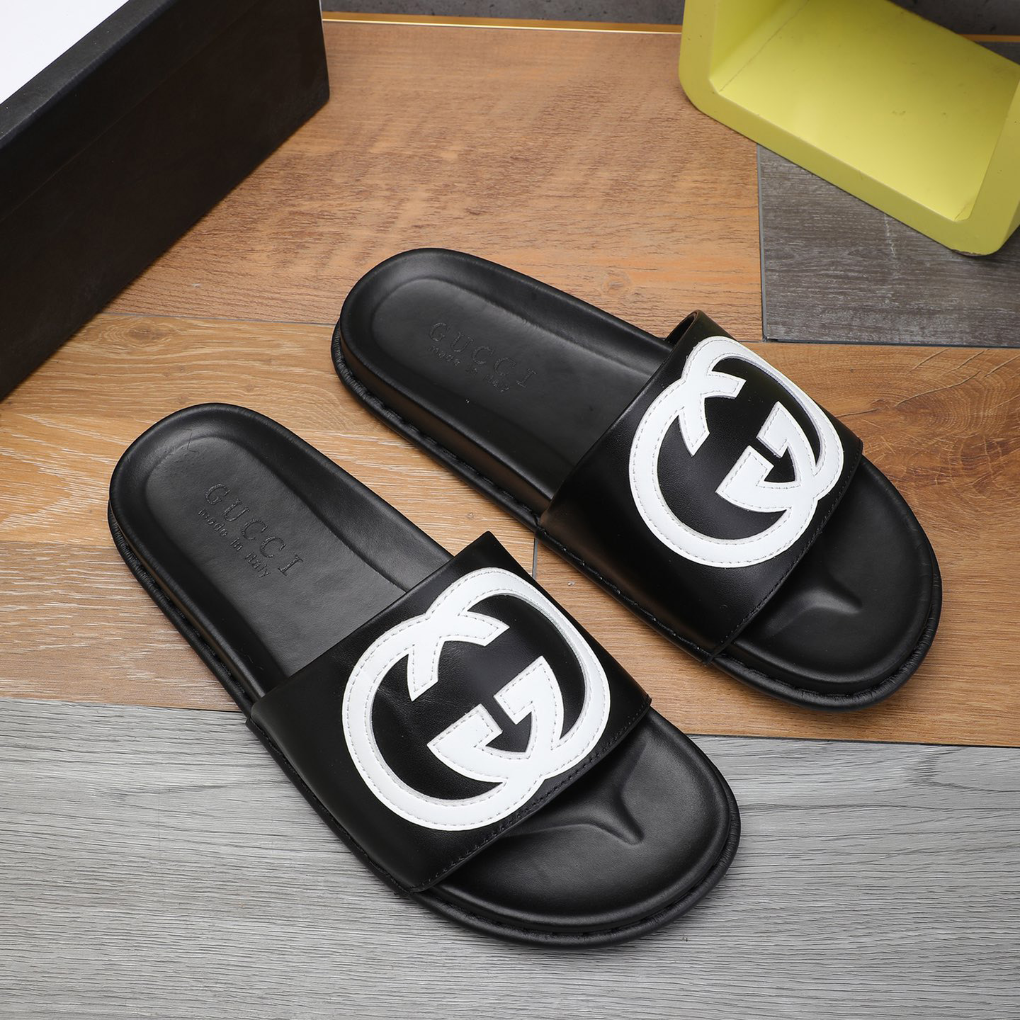 Gucci GG Rubber Slide Sandal - EUR FASHION