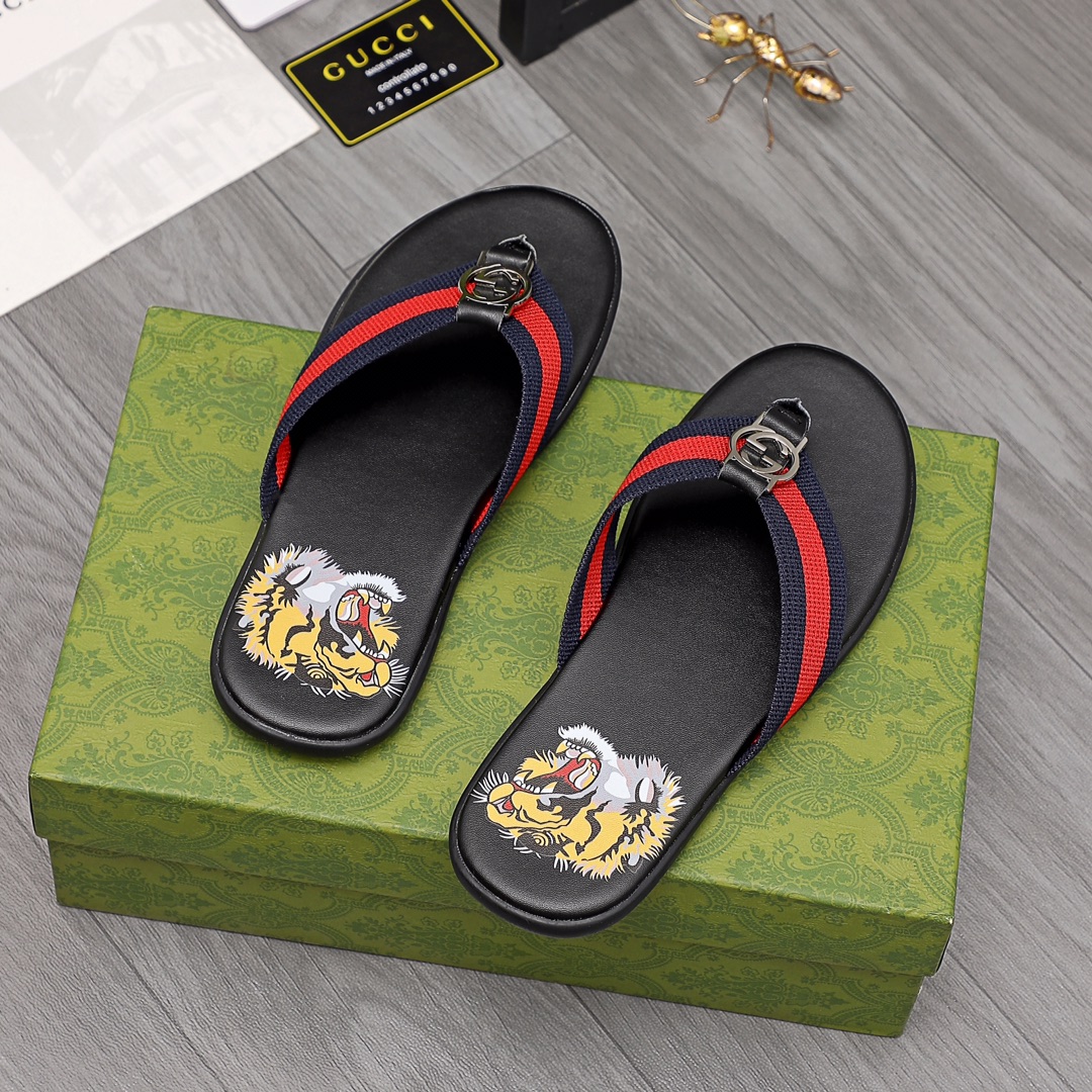 Gucci Rubber GG Men's Flip Flops - EUR FASHION