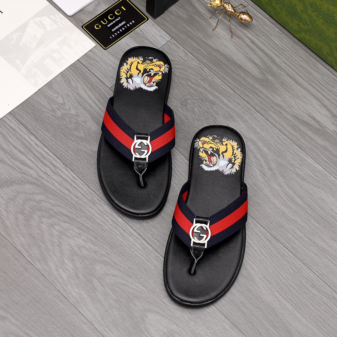 Gucci Rubber GG Men's Flip Flops - EUR FASHION