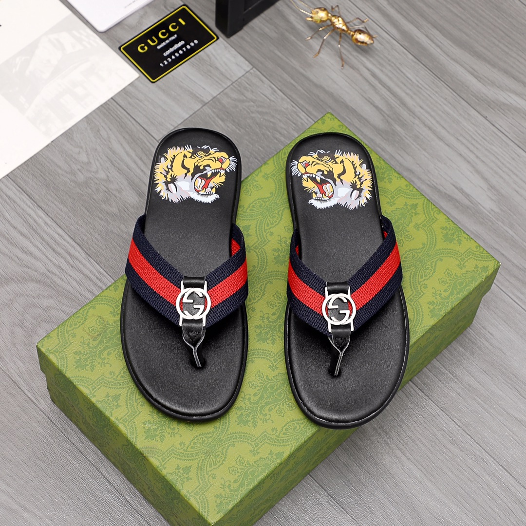 Gucci Rubber GG Men's Flip Flops - EUR FASHION