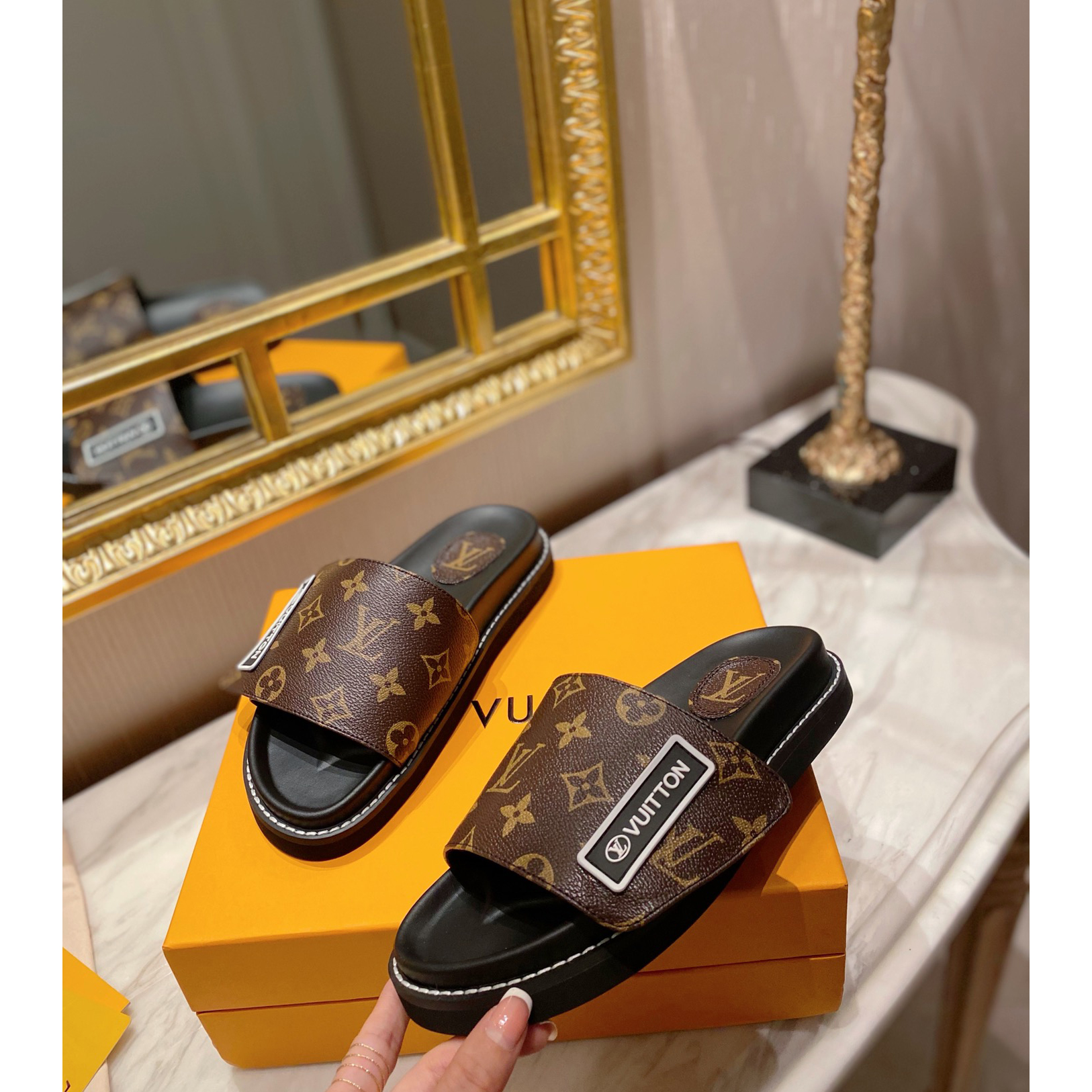 Louis Vuitton Monogram Slipper - EUR FASHION