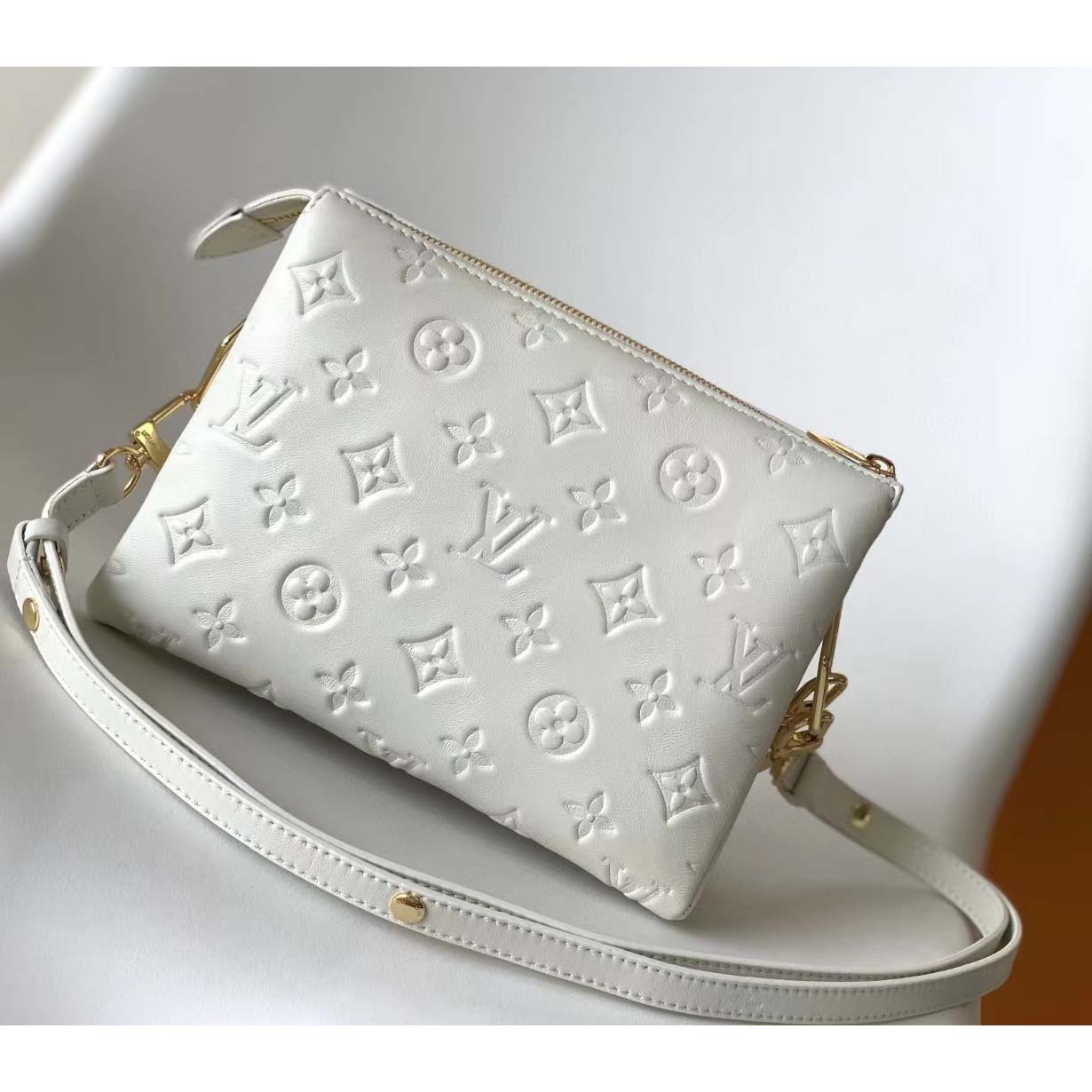 Louis Vuitton Coussin BB Handbag(21-16-7cm)  M20770 - EUR FASHION