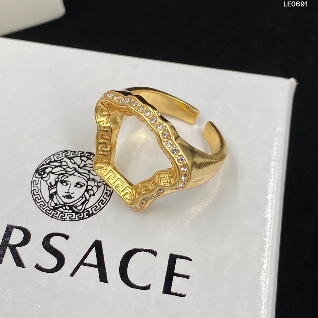 Versace La Medusa Curve Ring - EUR FASHION