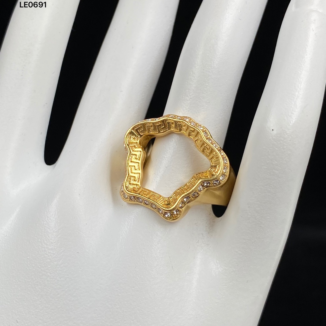 Versace La Medusa Curve Ring - EUR FASHION