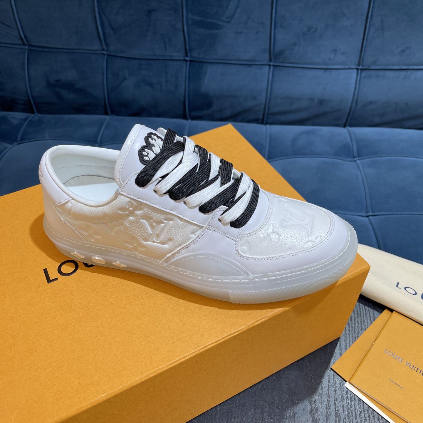 Louis Vuitton LV Ollie Sneaker        - EUR FASHION