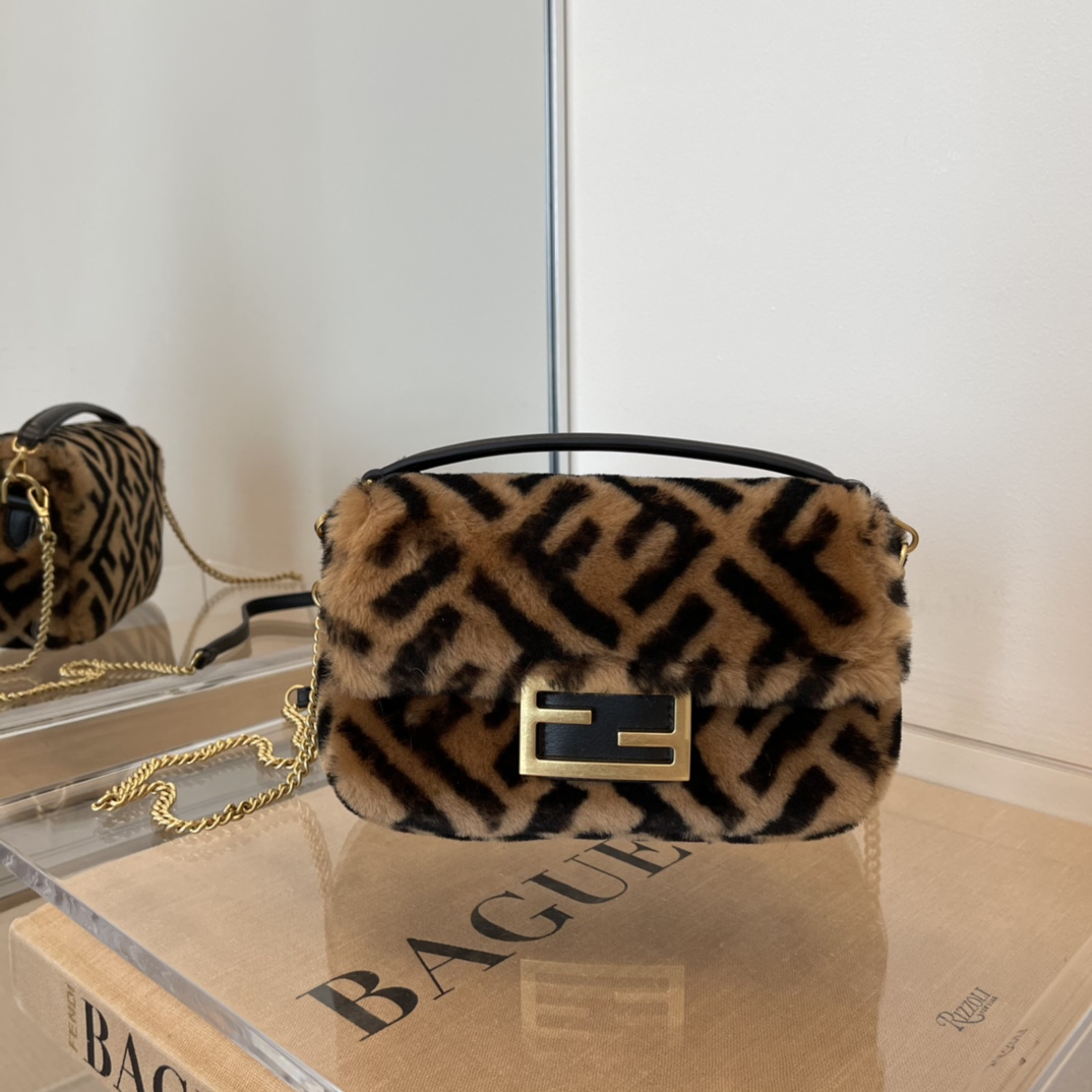 Fendi Baguette Brown Sheepskin Bag - EUR FASHION