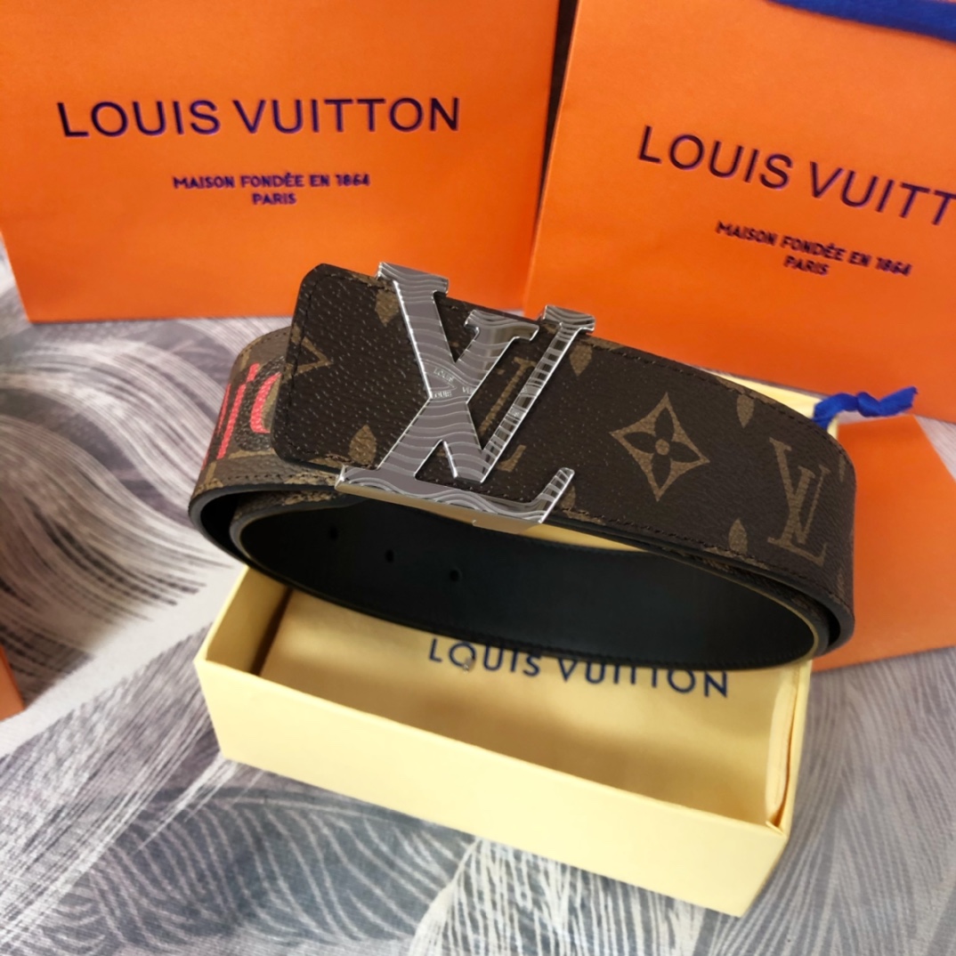 Louis Vuitton LV Pyramide Cities Exclusive 40MM Reversible Belt—Hong Kong - EUR FASHION