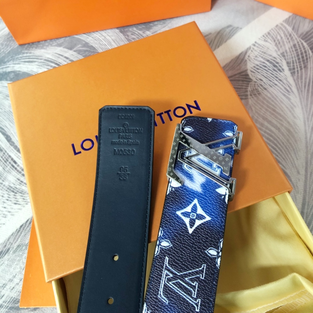 Louis Vuitton LV Initials Mng Bandana 40MM Reversible Belt   M0530T - EUR FASHION