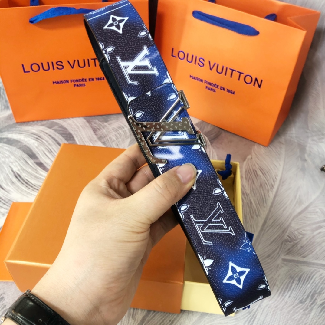 Louis Vuitton LV Initials Mng Bandana 40MM Reversible Belt   M0530T - EUR FASHION