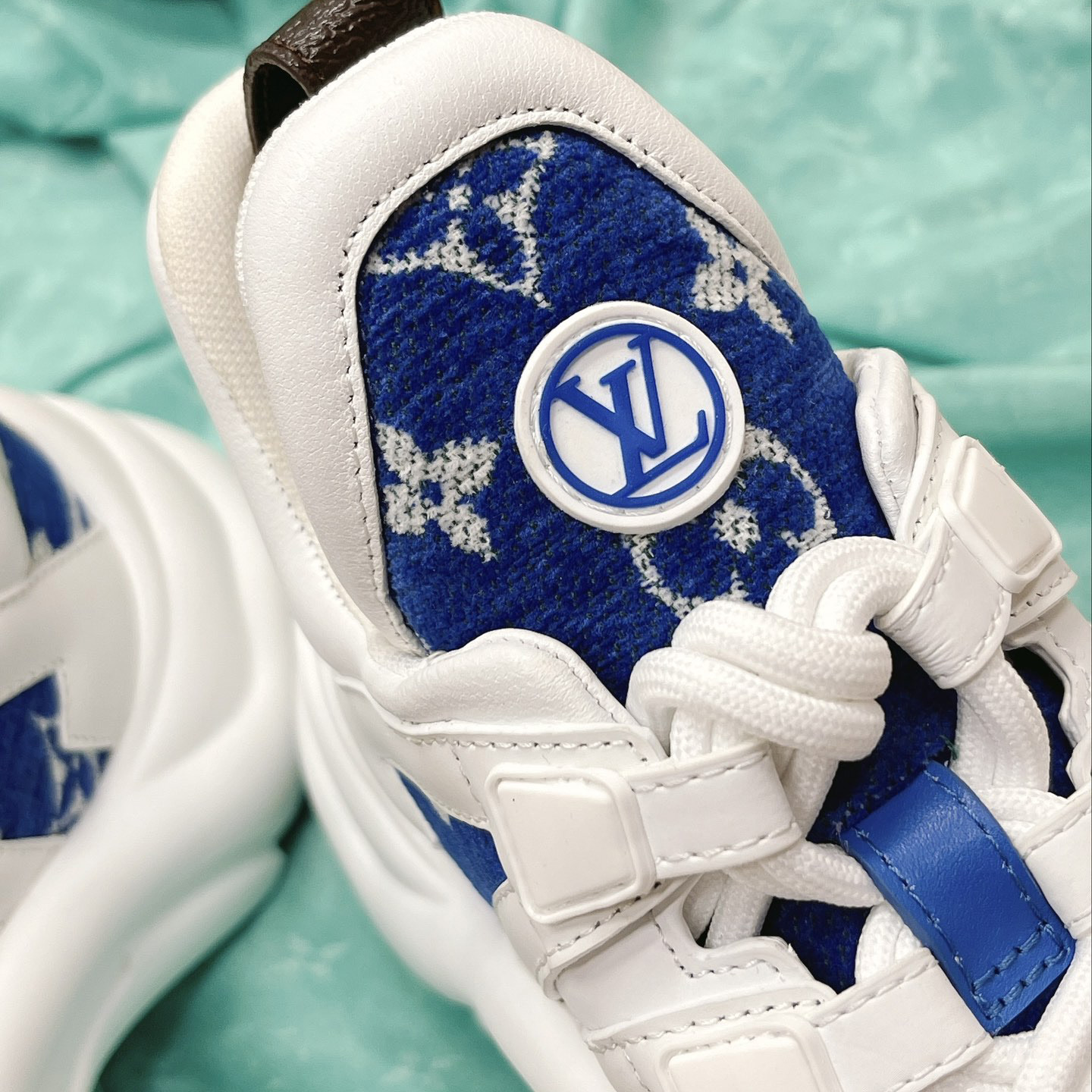 Louis Vuitton LV Archlight Sneaker     1AACTY - EUR FASHION