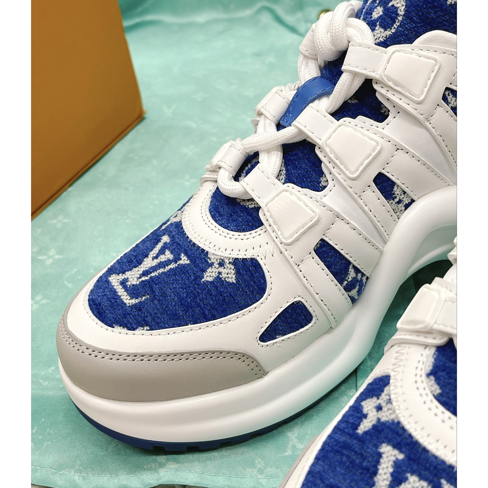 Louis Vuitton LV Archlight Sneaker     1AACTY - EUR FASHION