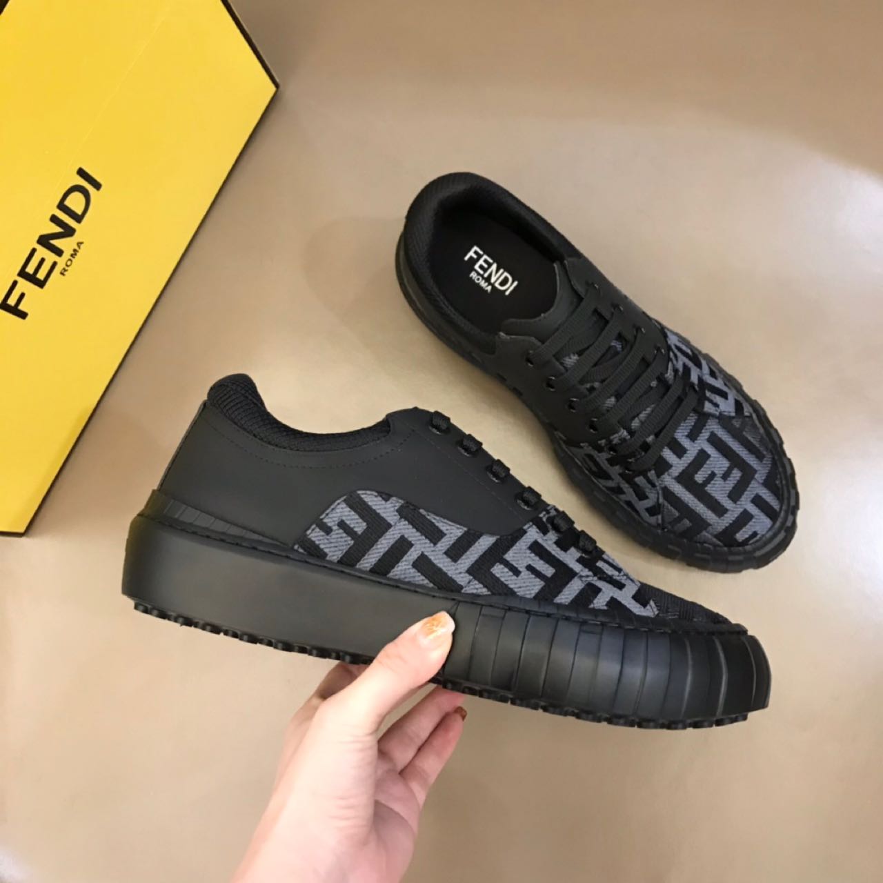 Fendi Force Black fabric low-Tops Sneakers - EUR FASHION