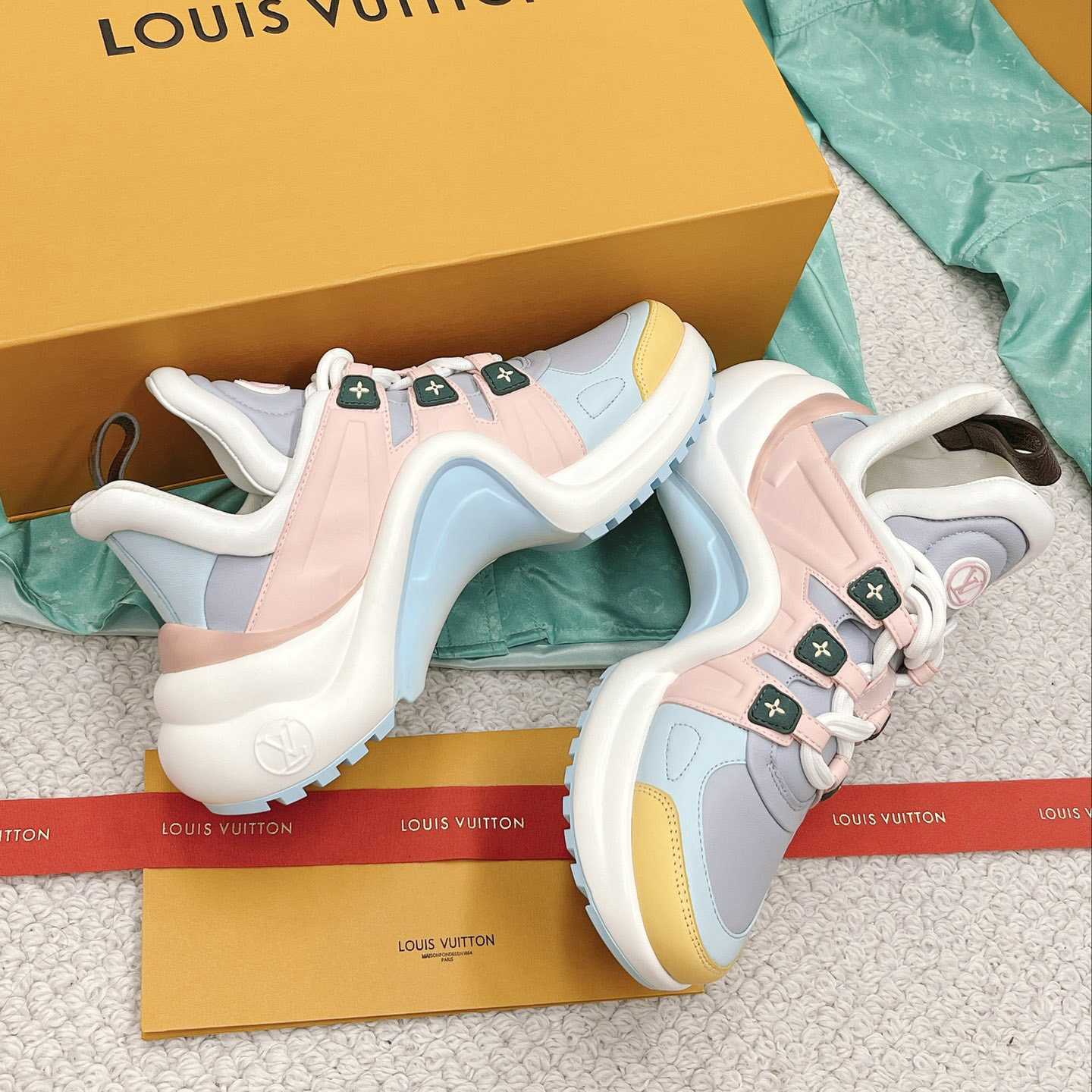 Louis Vuitton LV Archlight Sneaker        - EUR FASHION