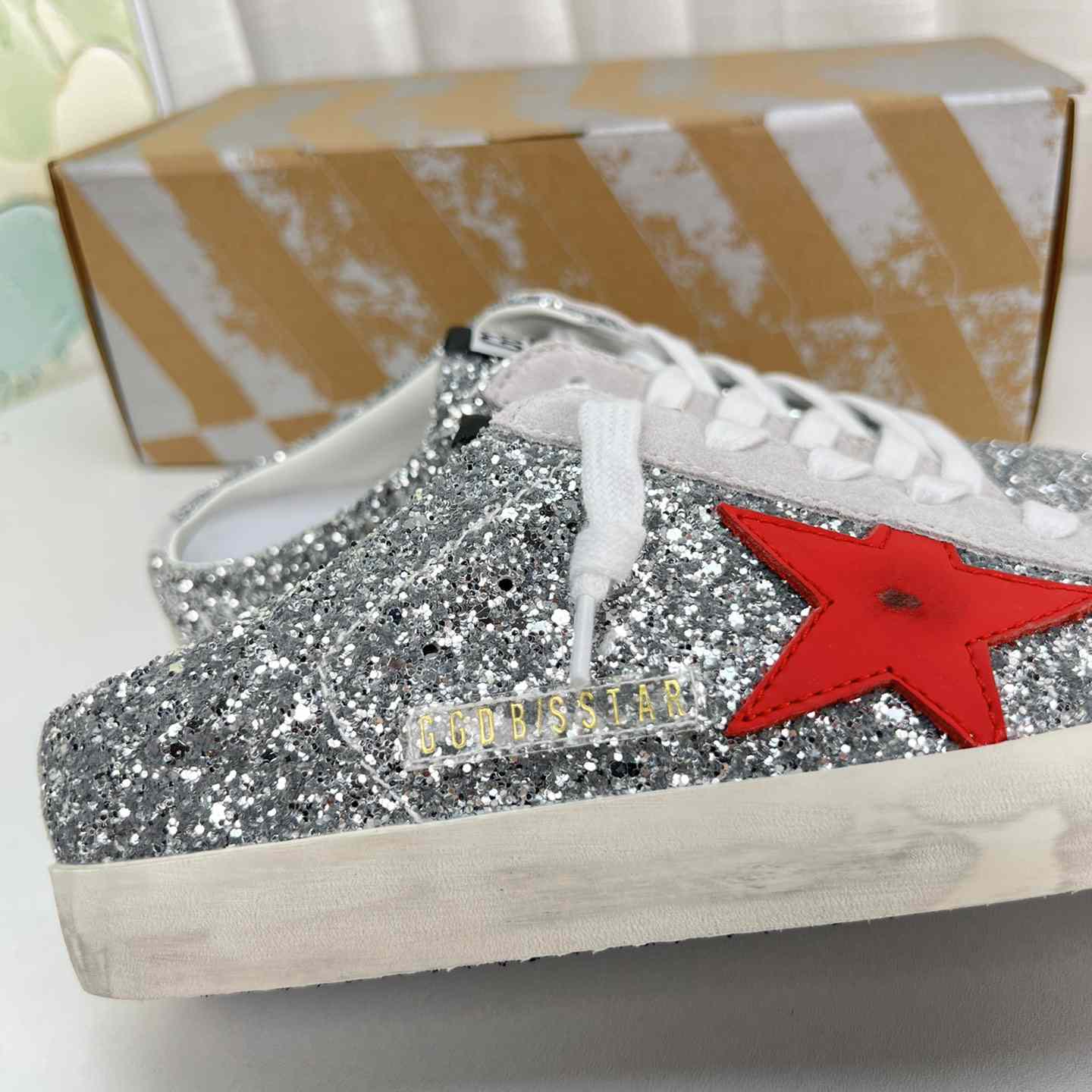 Golden Goose Super-Star Sabots In Silver Glitter With Red Leather Star - EUR FASHION