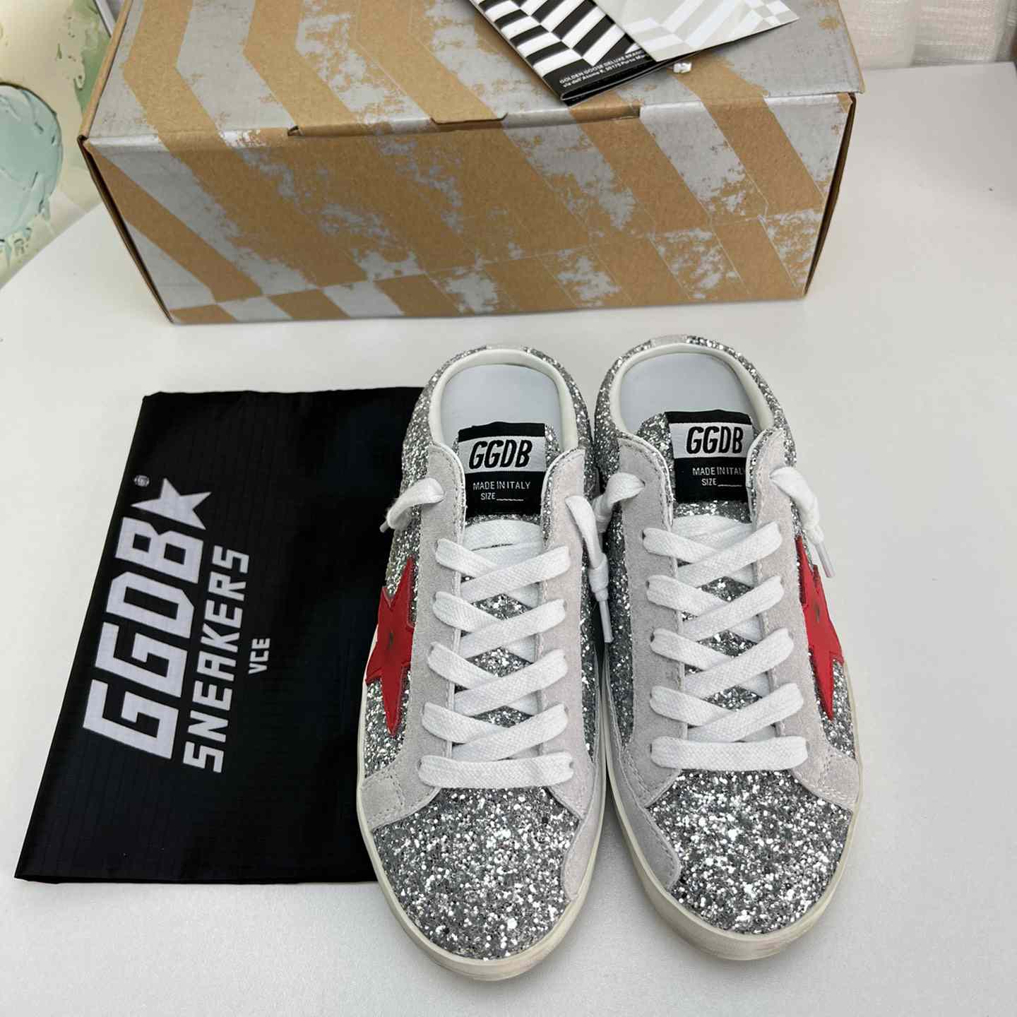 Golden Goose Super-Star Sabots In Silver Glitter With Red Leather Star - EUR FASHION