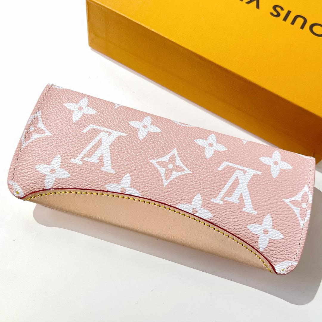 Louis Vuitton Woody Glasses Case   GI0620 - EUR FASHION