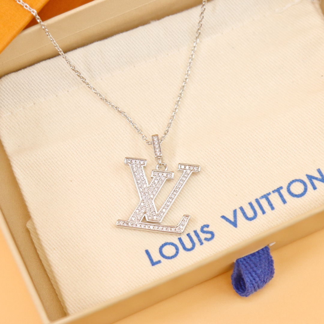 Louis Vuitton LV Idylle Blossom Large Pendant, White Gold And Diamonds      Q93821 - EUR FASHION