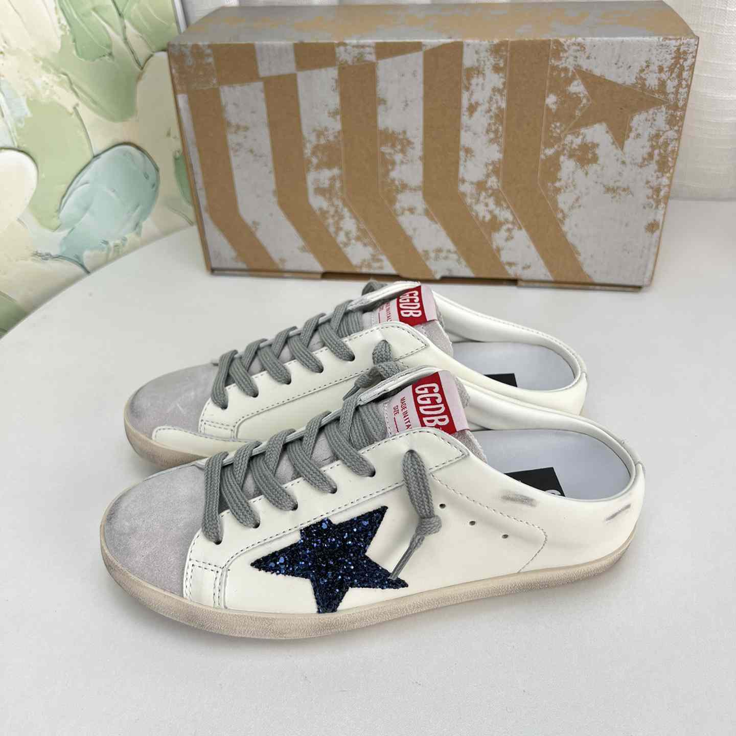 Golden Goose Super-Star Sabots In White Leather With Blue Glitter Star And Dove-Gray Suede Tongue - EUR FASHION