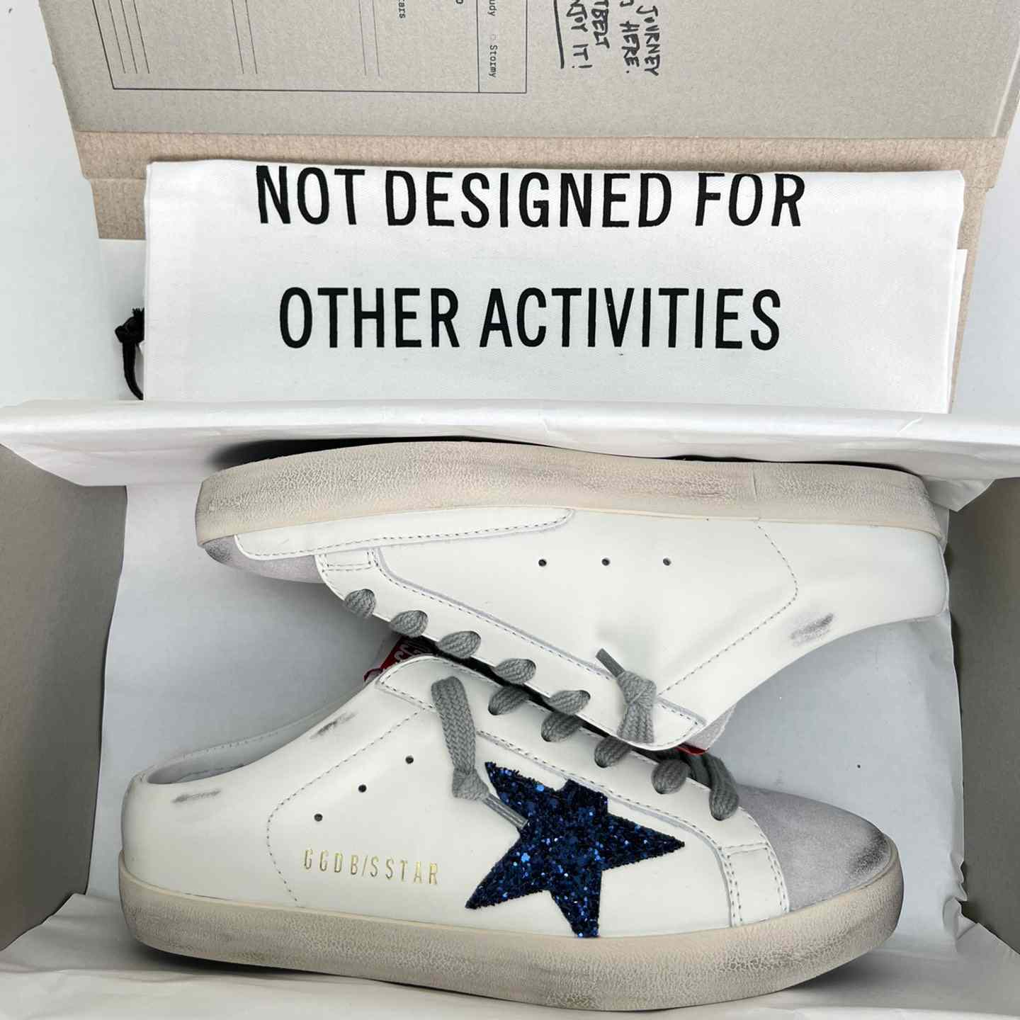 Golden Goose Super-Star Sabots In White Leather With Blue Glitter Star And Dove-Gray Suede Tongue - EUR FASHION