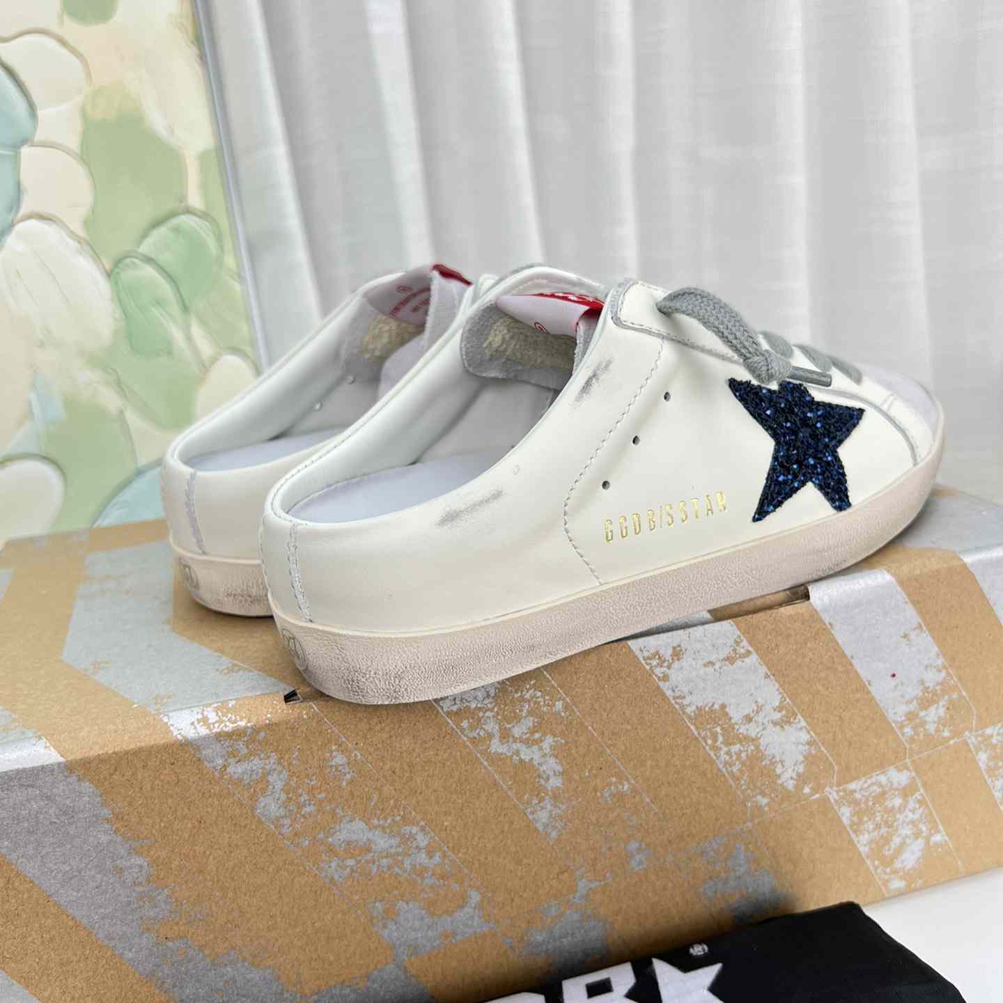 Golden Goose Super-Star Sabots In White Leather With Blue Glitter Star And Dove-Gray Suede Tongue - EUR FASHION