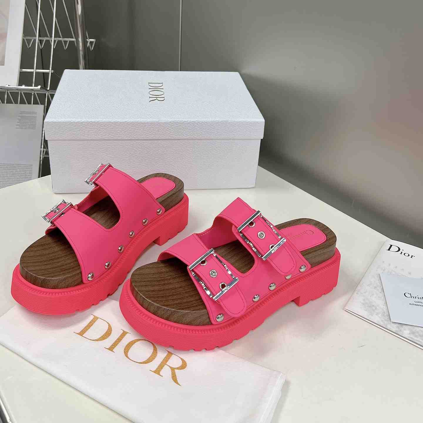 Dior Diorquake Strap Sandal - EUR FASHION