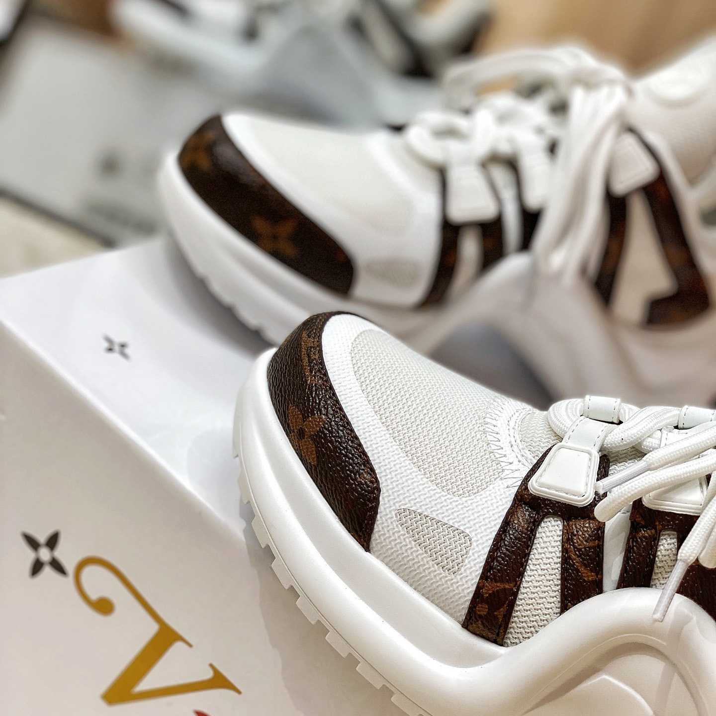 Louis Vuitton LV Archlight Sneaker      (upon uk size) - EUR FASHION