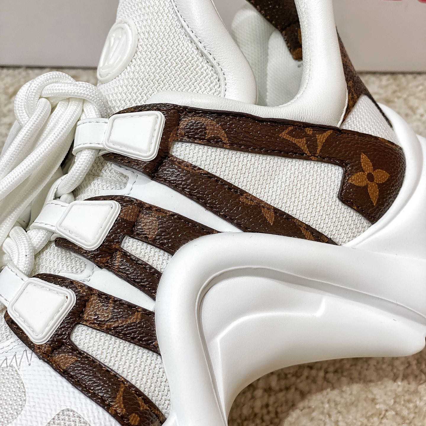 Louis Vuitton LV Archlight Sneaker      (upon uk size) - EUR FASHION