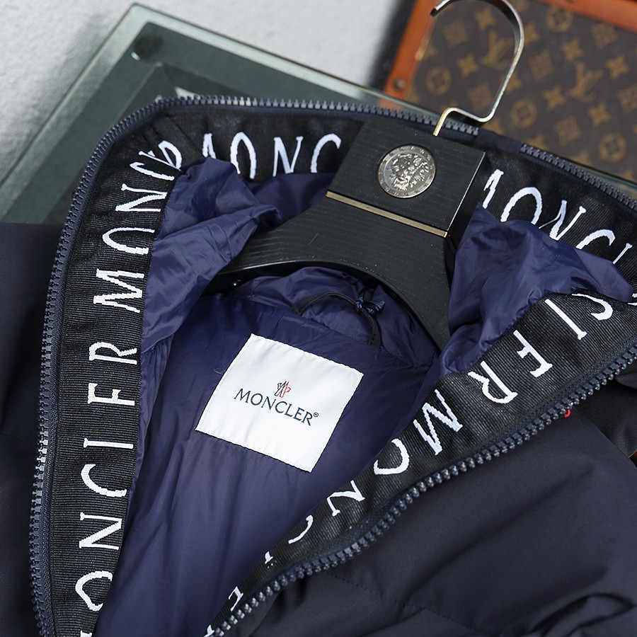 Moncler Short Down Jacket - EUR FASHION