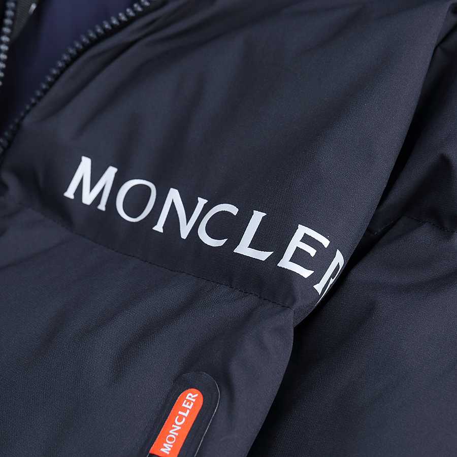 Moncler Short Down Jacket - EUR FASHION